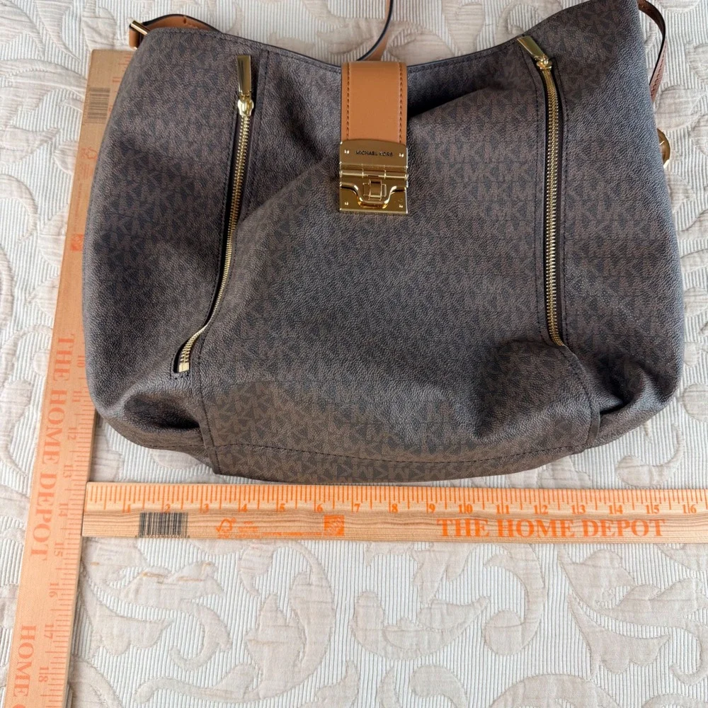 Michael Kors Addie Large Hobo Bag Brown Signature Logo Leather Trim Gold